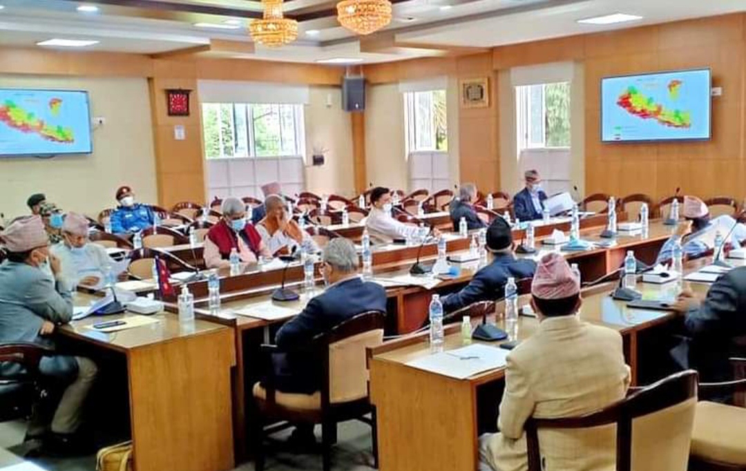 पहाडमा २०० र सहरमा ५०० संक्रमित नाघे निषेधाज्ञा, स्थिति नियन्त्रणबाहिर गए लकडाउन सिफारिस