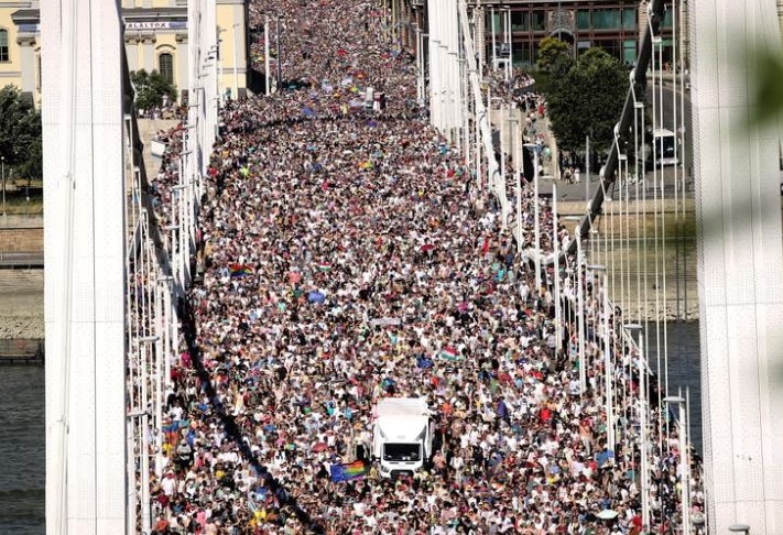 हंगेरीमा सरकार विरोधी प्रदर्शनमा हजारौं सहभागी