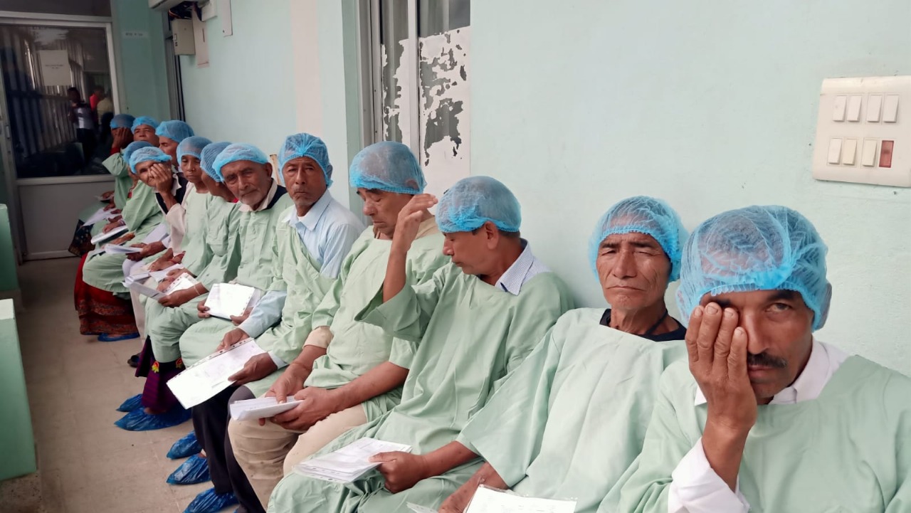 रामेछापमा मोतियाबिन्दु शल्यक्रिया शिविर सुरु, एक सयभन्दा बढीको शल्यक्रिया हुने अनुमान