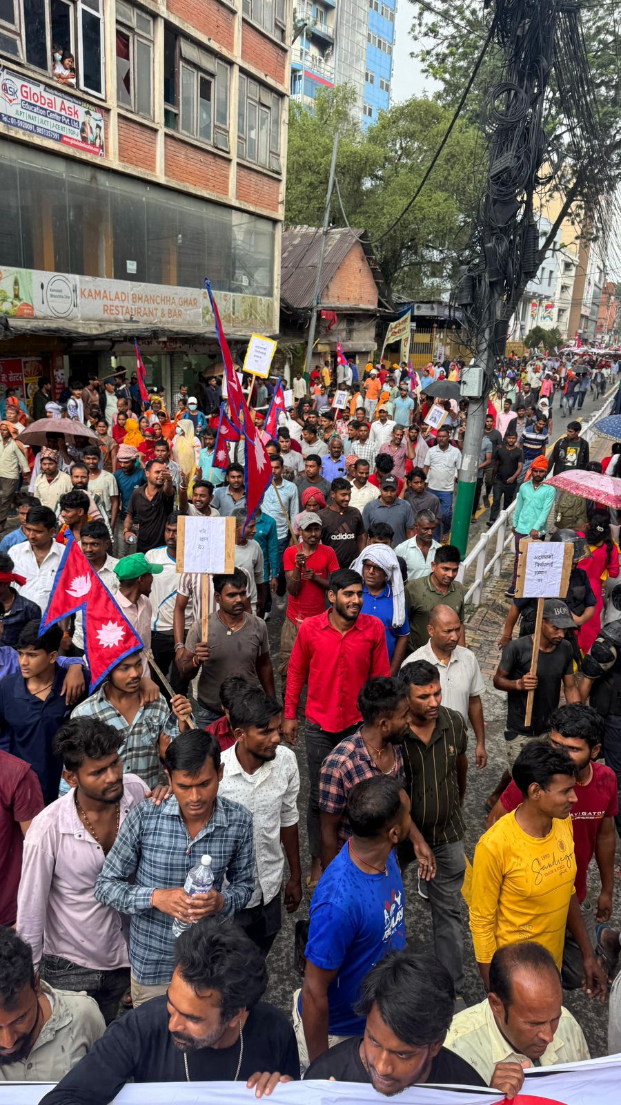 बालेनको नाकैमुनी दिनहुँ नाराबाजी सहित कबाड व्यवसायीको आन्दोलन
