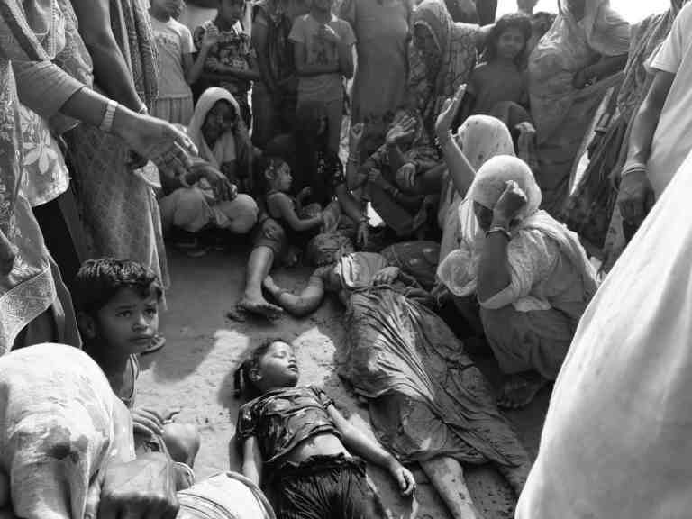 महोत्तरीमा माटोको ढिस्कोले पुरिंदा चार जनाको मृत्यु