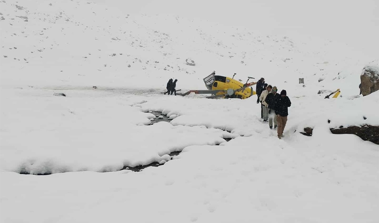 सोलुखुम्बुको लोबुचेमा अल्टिच्युट एयरको हेलिकोप्टर दुर्घटना, पाइलटको सकुसल उद्धार