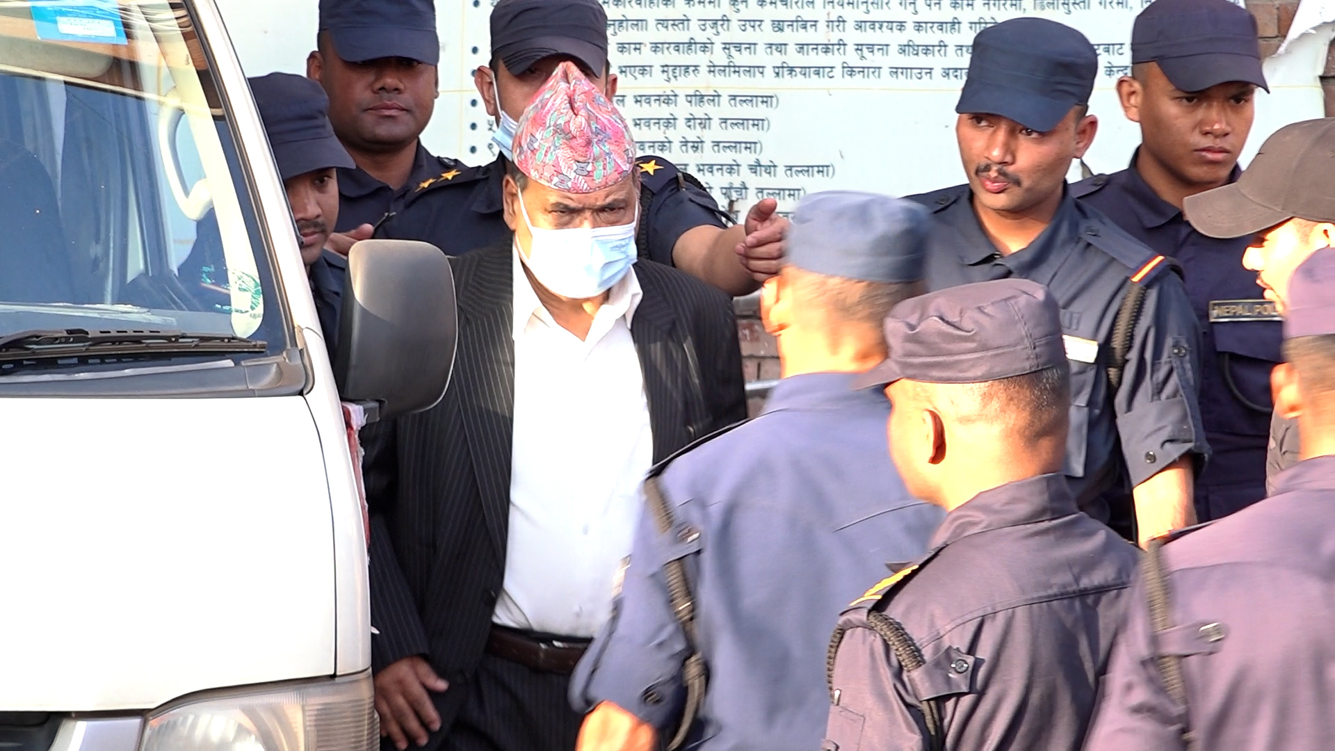 सुन तस्करी प्रकरणमा पूर्वसभामुख महराविरुद्ध मुद्दा दायर