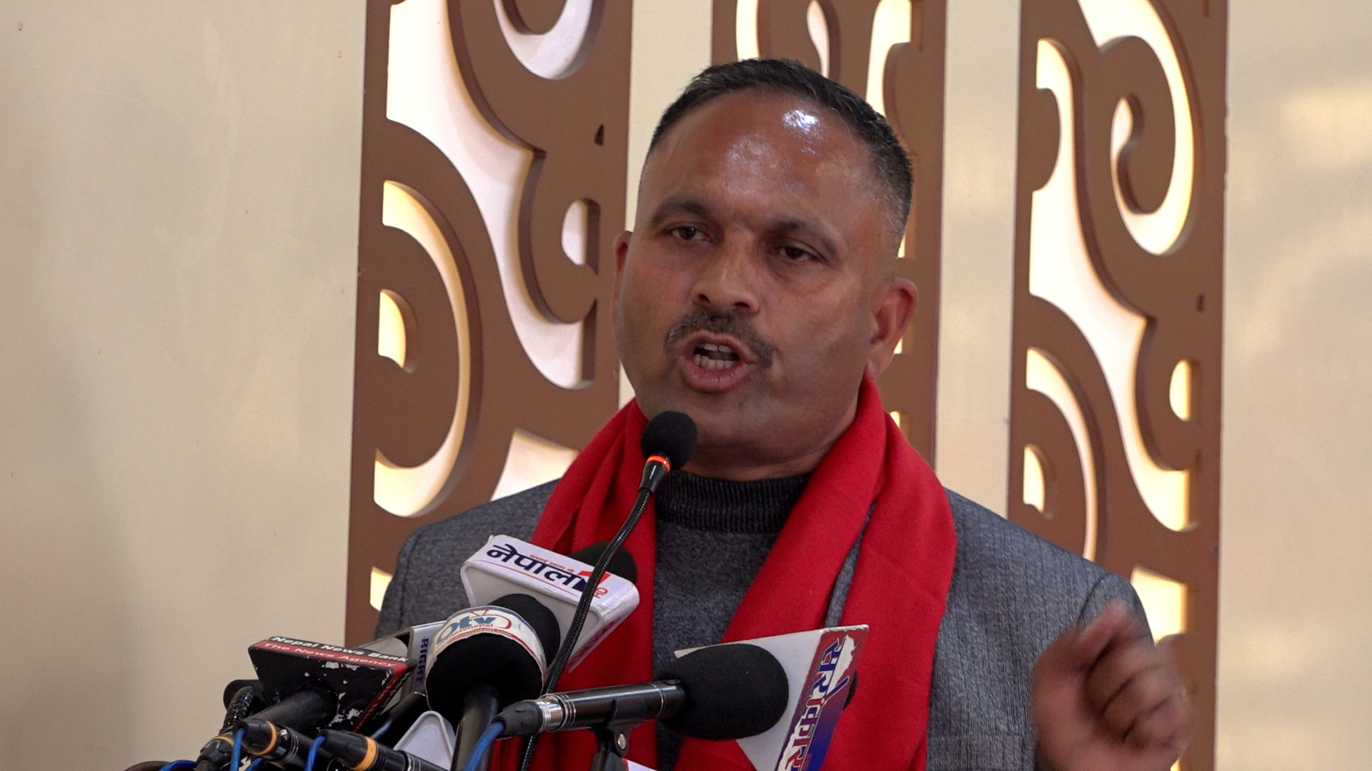 देशमा निर्णय र नेतृत्व क्षमतामा कमजोरी देखिएको छ : उम्मेदवार दाहाल